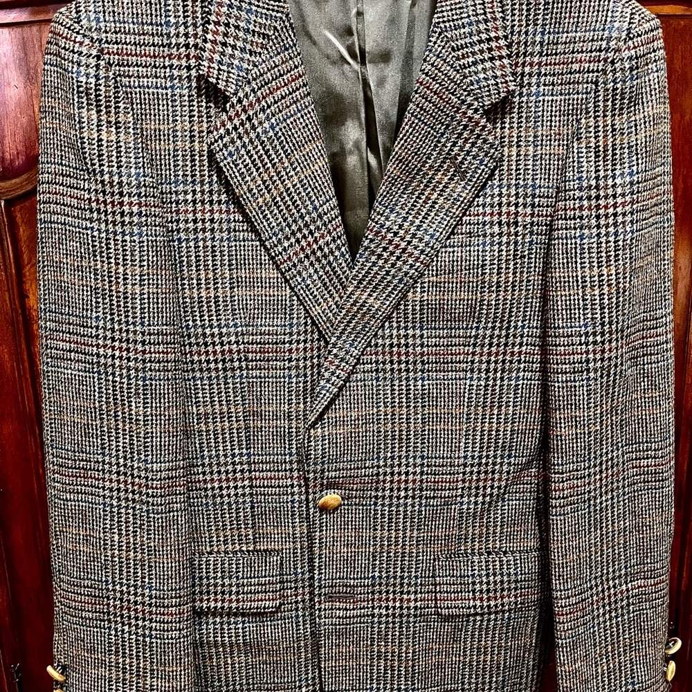 Elegant Brown Checkered Men's Blazer